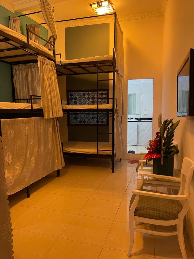 Jade Hostel Hanoi