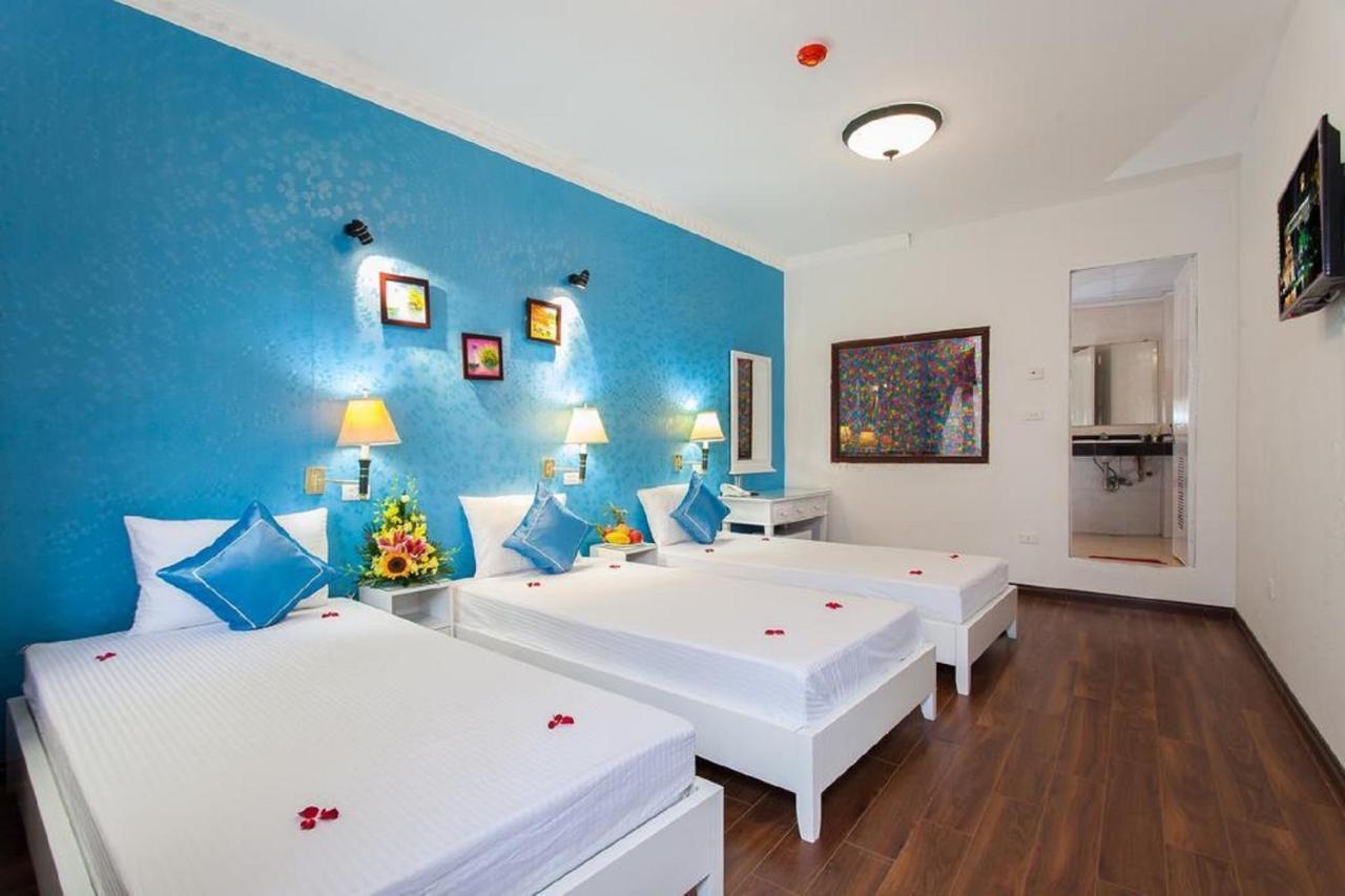Jade Hostel *